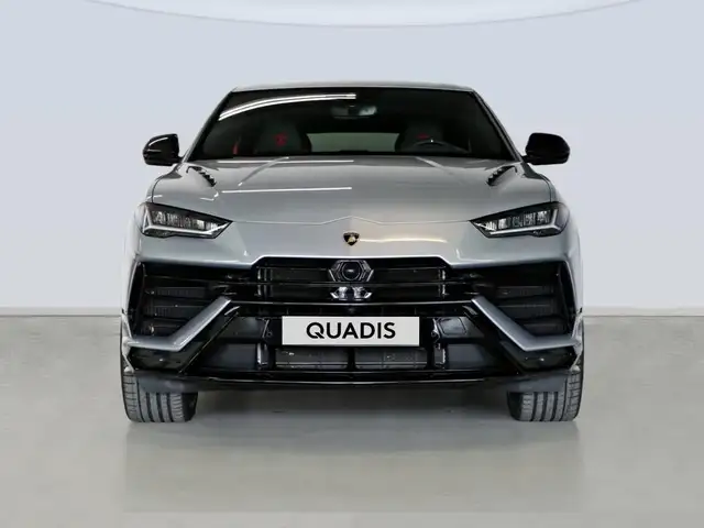 Lamborghini Urus view 4