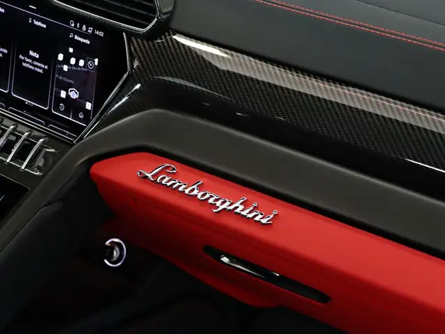 Lamborghini Urus view 11