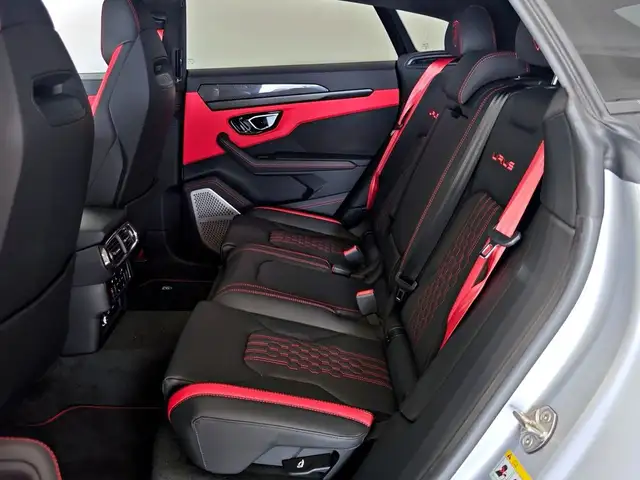 Lamborghini Urus view 13