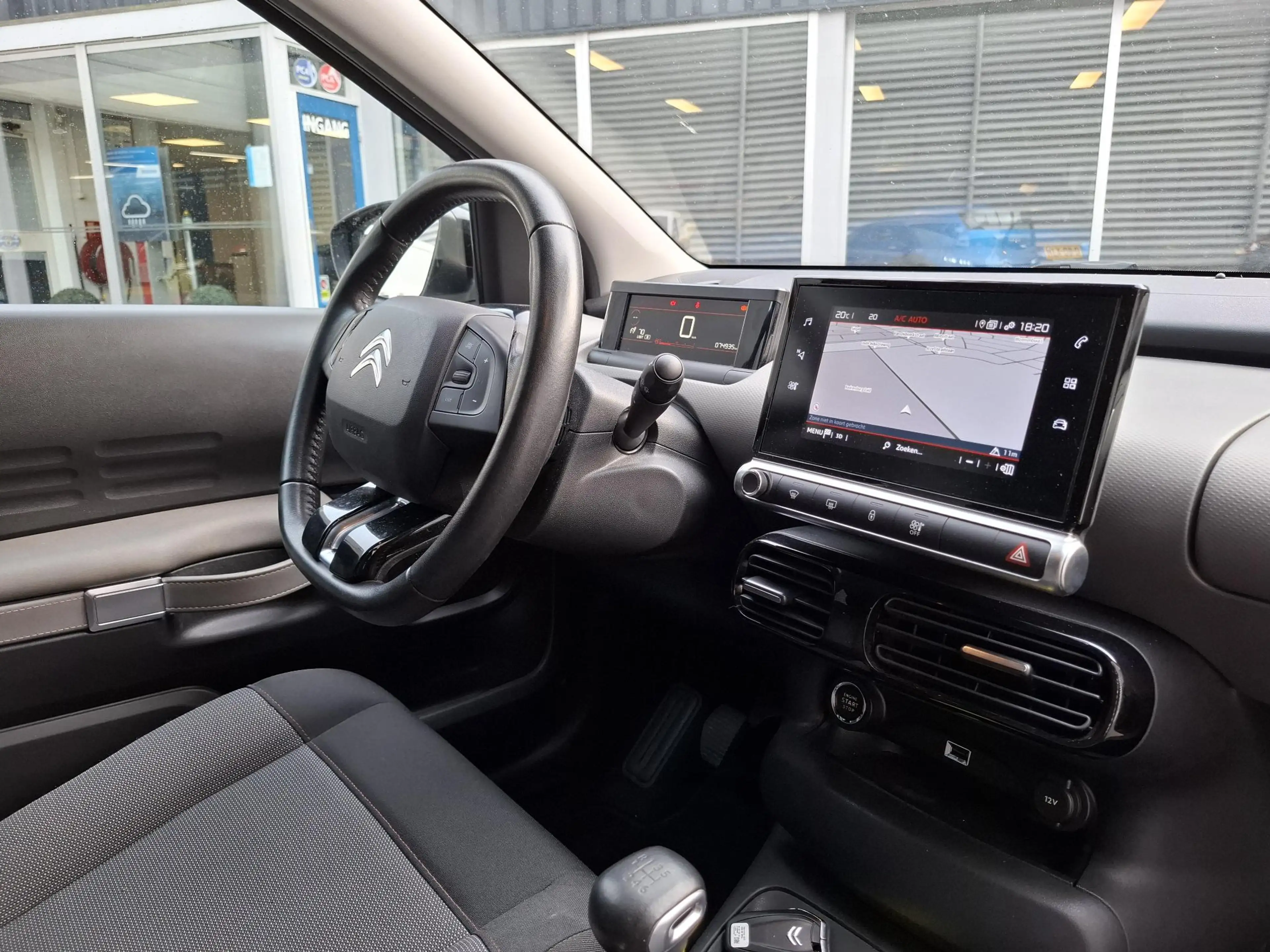 Citroen C4 Cactus 1.2 110 Shine Nav/Clim/Cam — photo 8
