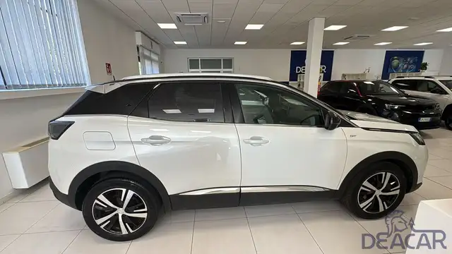 Peugeot 3008 view 9
