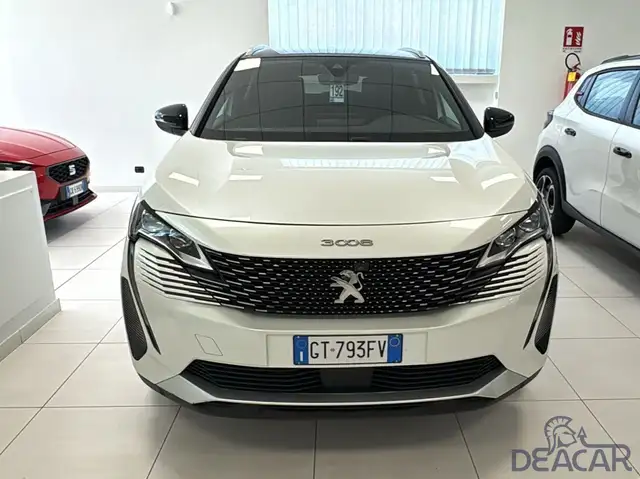 Peugeot 3008 view 2