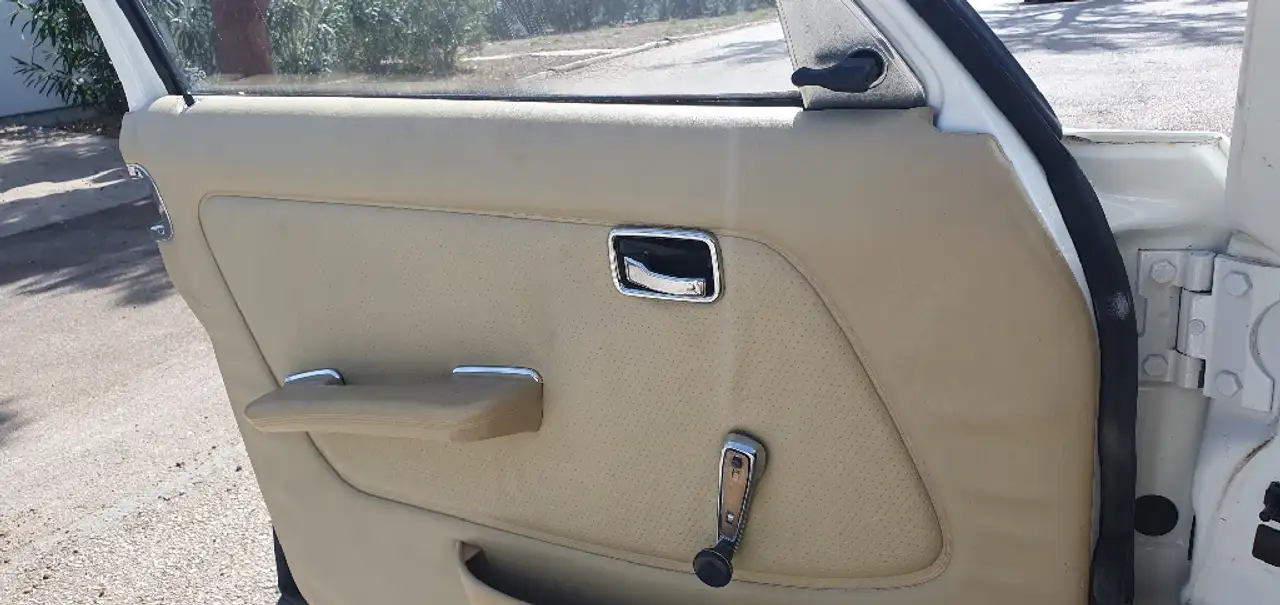 Mercedes-Benz 200 W 123, foto 9