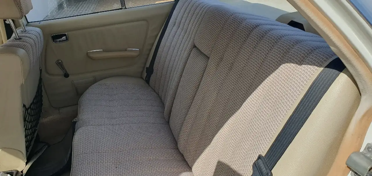 Mercedes-Benz 200 W 123, foto 8