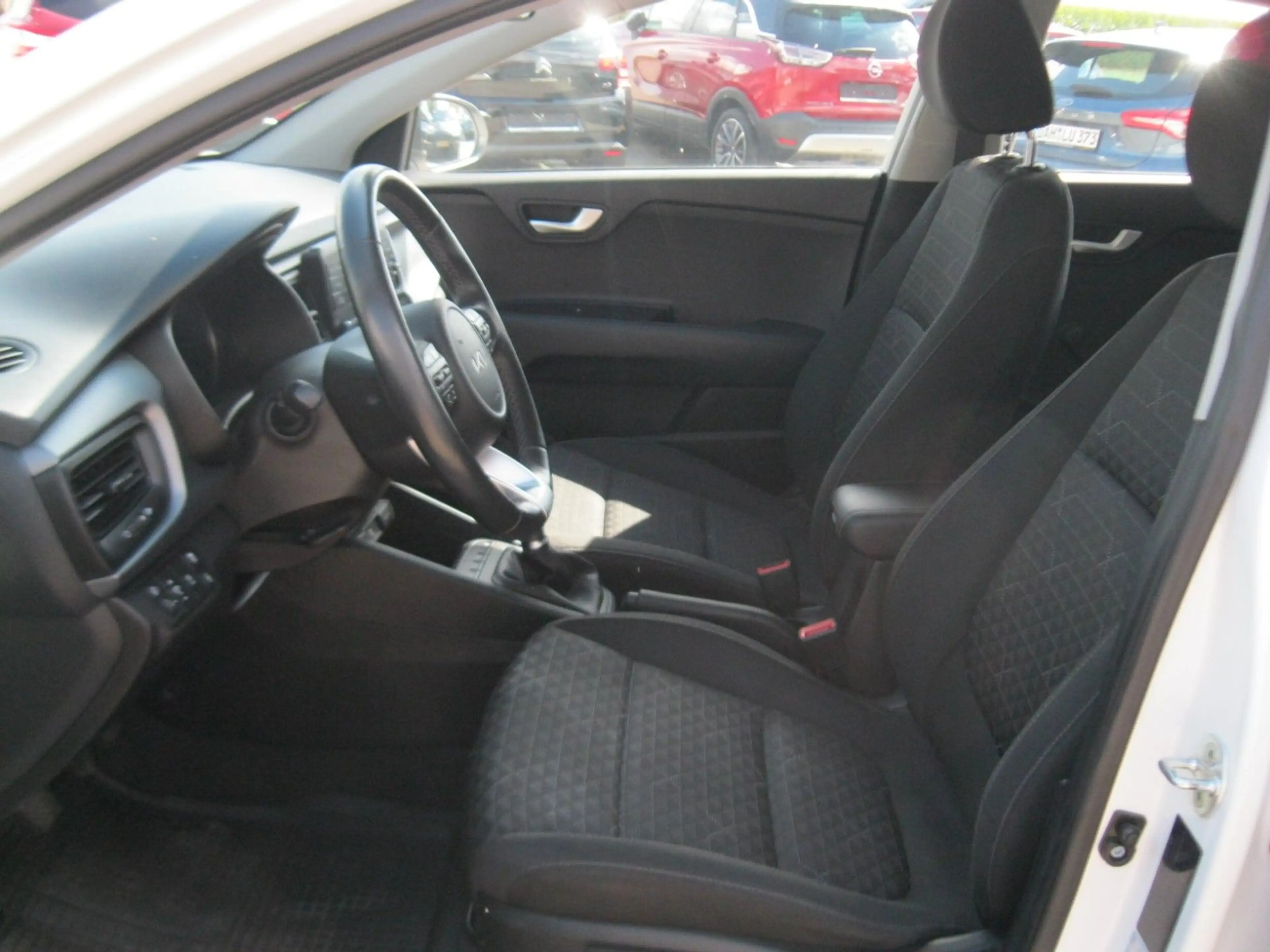 Kia Rio 1.2 Titanium 5-türig — photo 12