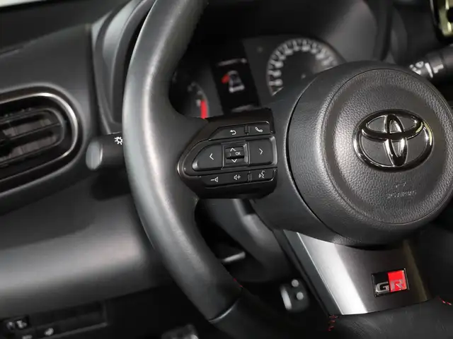 Toyota Yaris view 12