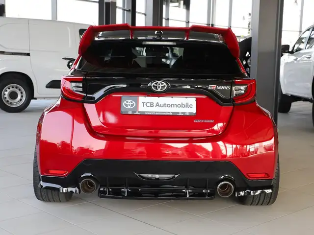 Toyota Yaris view 3