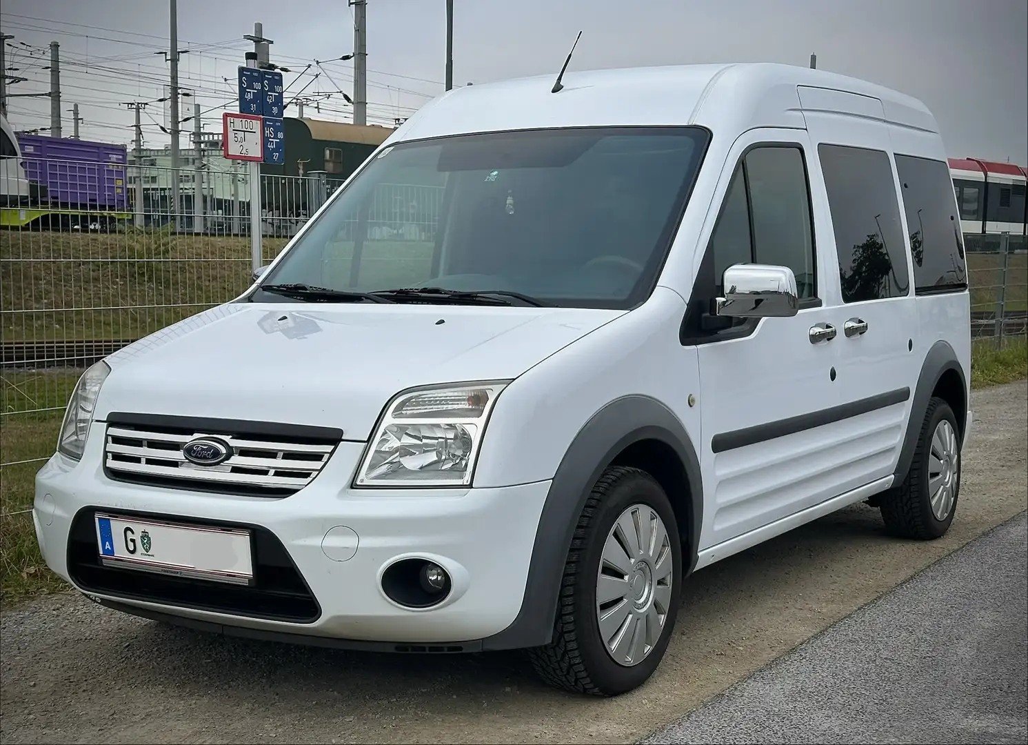 Ford Tourneo Connect LANG DIESEL NEU PICKERL Weiß - 1