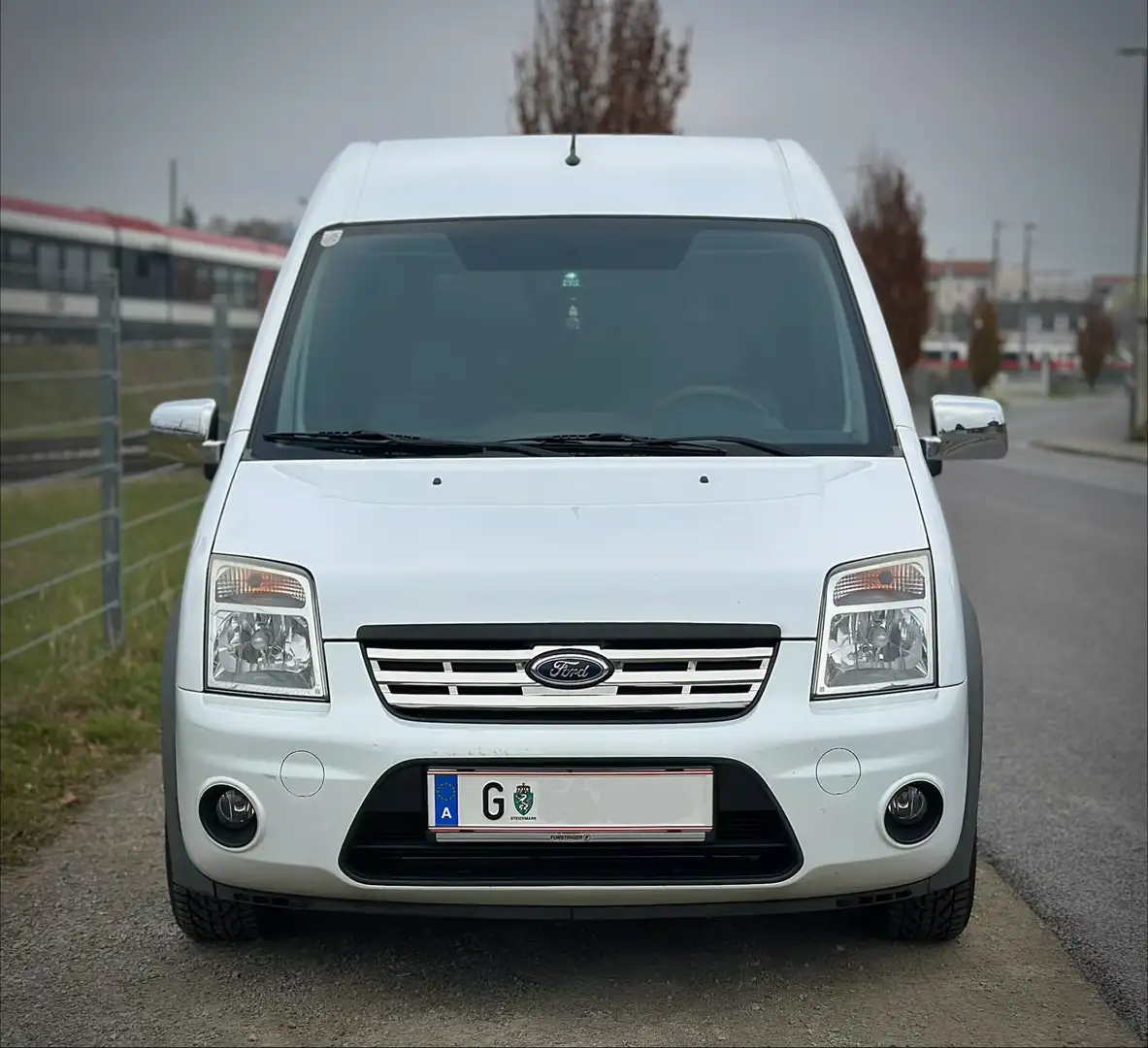 Ford Tourneo Connect LANG DIESEL NEU PICKERL Weiß - 2