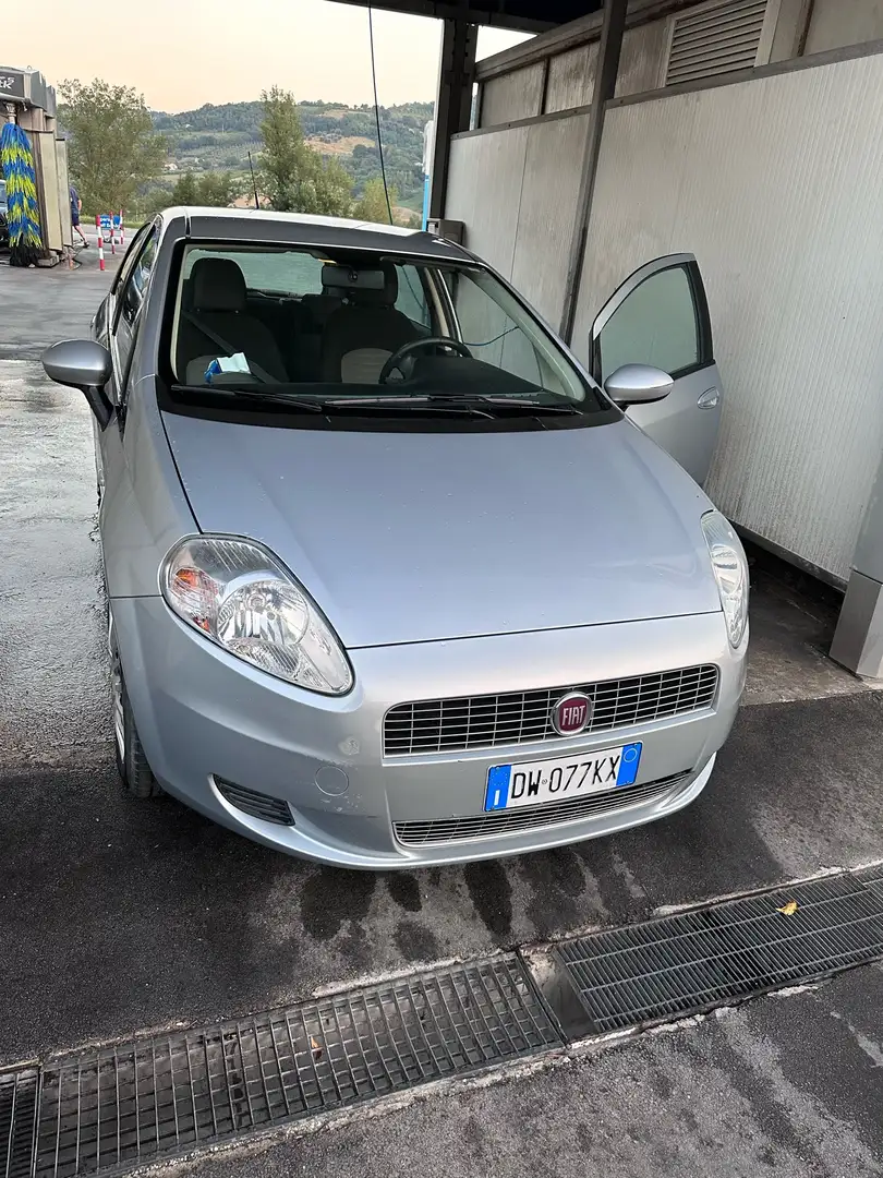 Fiat Grande Punto 5p 1.4 Dynamic Gpl 77cv Ezüst - 1