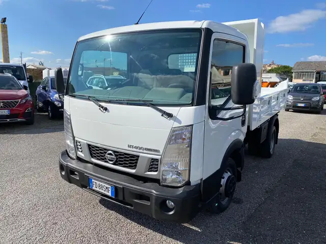 Nissan Cabstar NT400 35.14 2.5 dci Ribaltabile Trilaterale