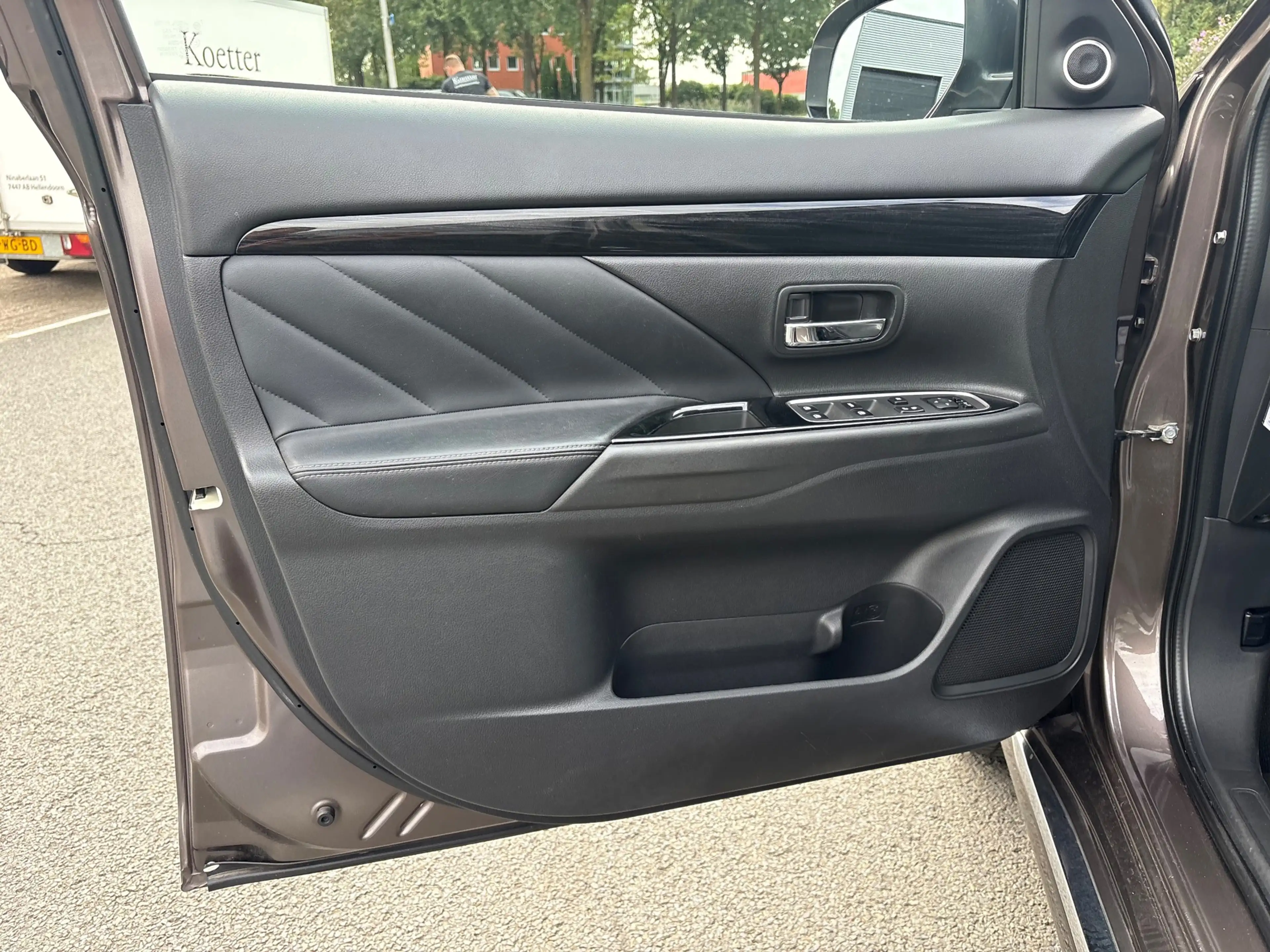 Mitsubishi Outlander 2.0 PHEV Executive Edition — photo 22