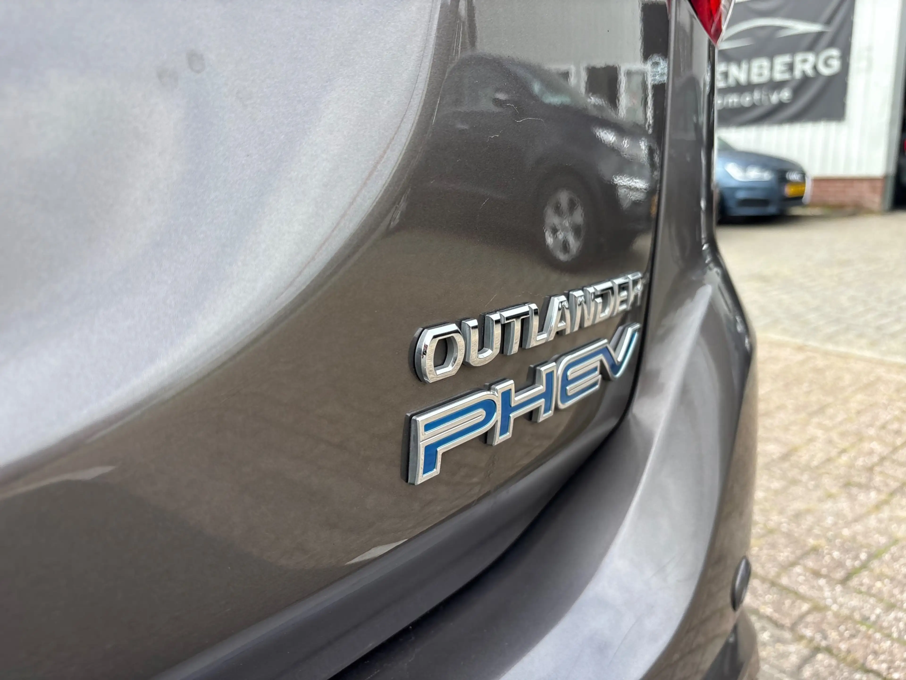 Mitsubishi Outlander 2.0 PHEV Executive Edition — photo 15