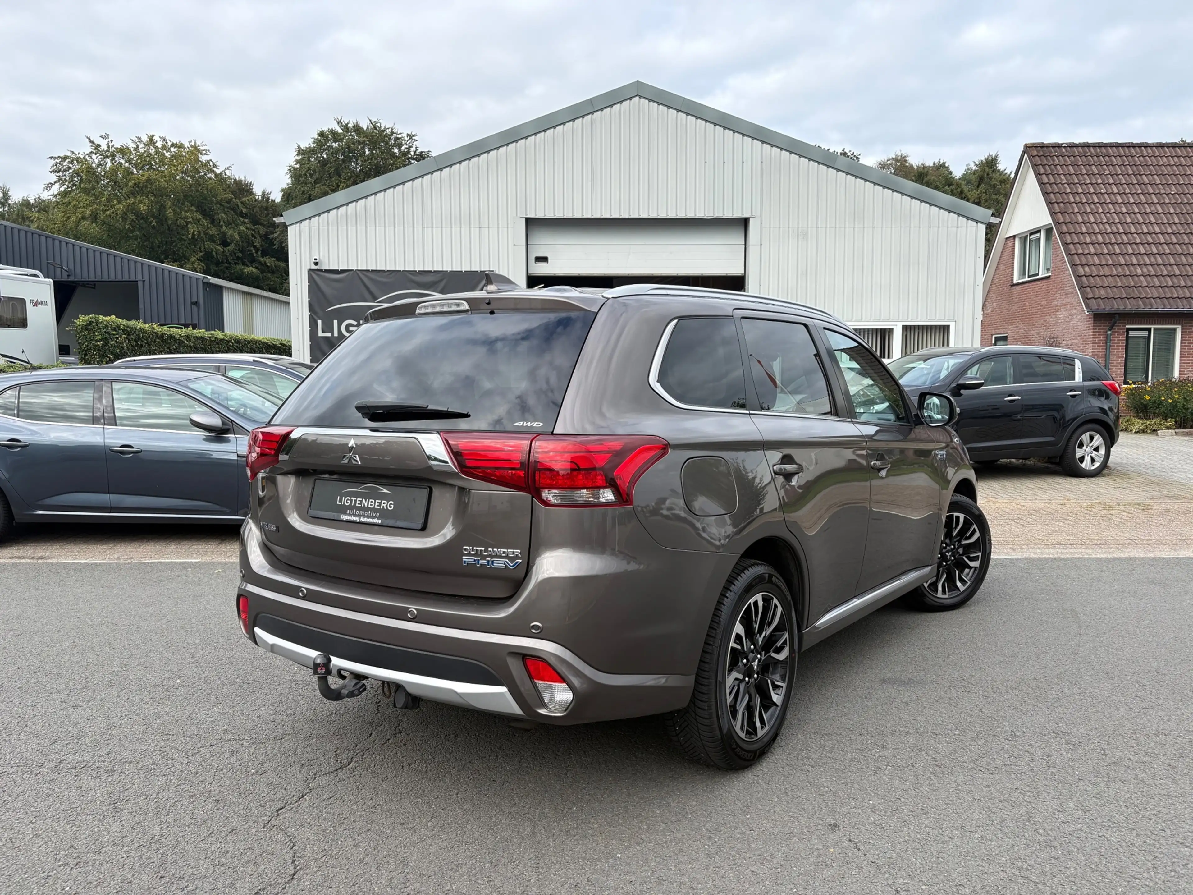 Mitsubishi Outlander 2.0 PHEV Executive Edition — photo 2