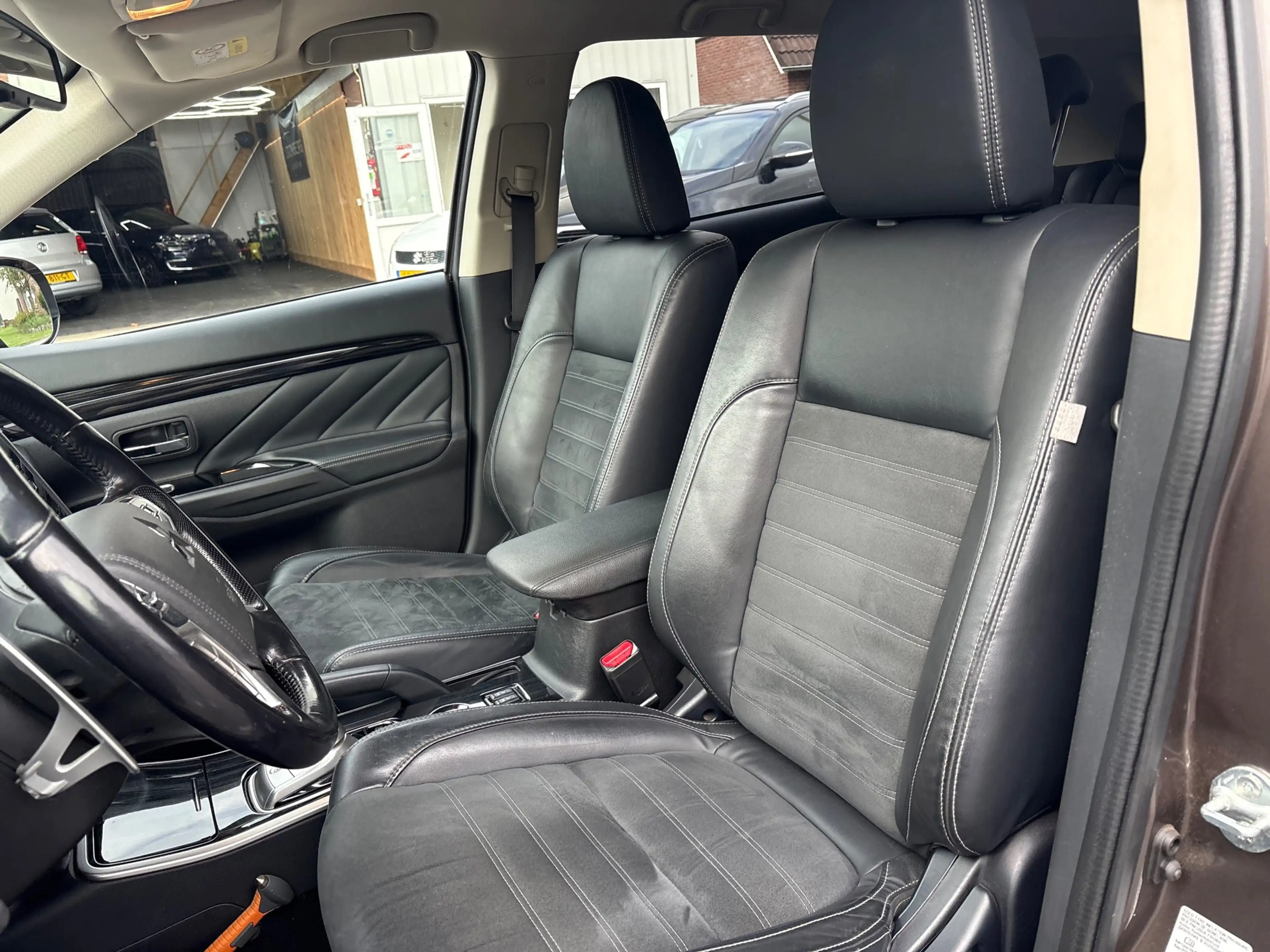 Mitsubishi Outlander 2.0 PHEV Executive Edition — photo 20