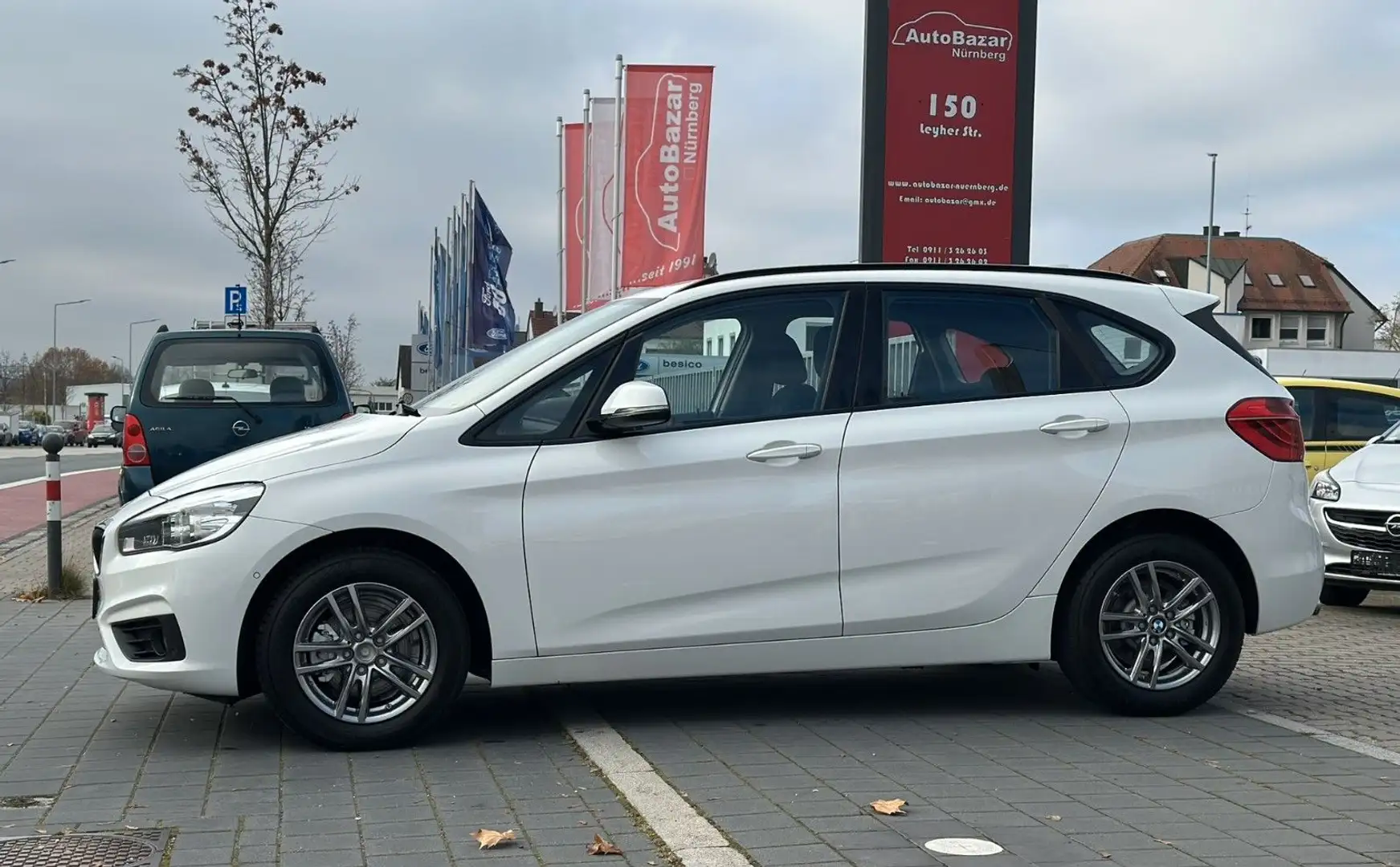 BMW 218 d Active Tourer Advantage / AHK Weiß - 2