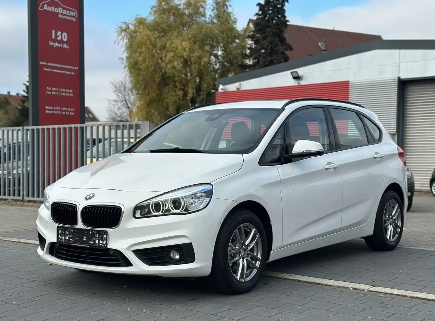 BMW 218 d Active Tourer Advantage / AHK Weiß - 1