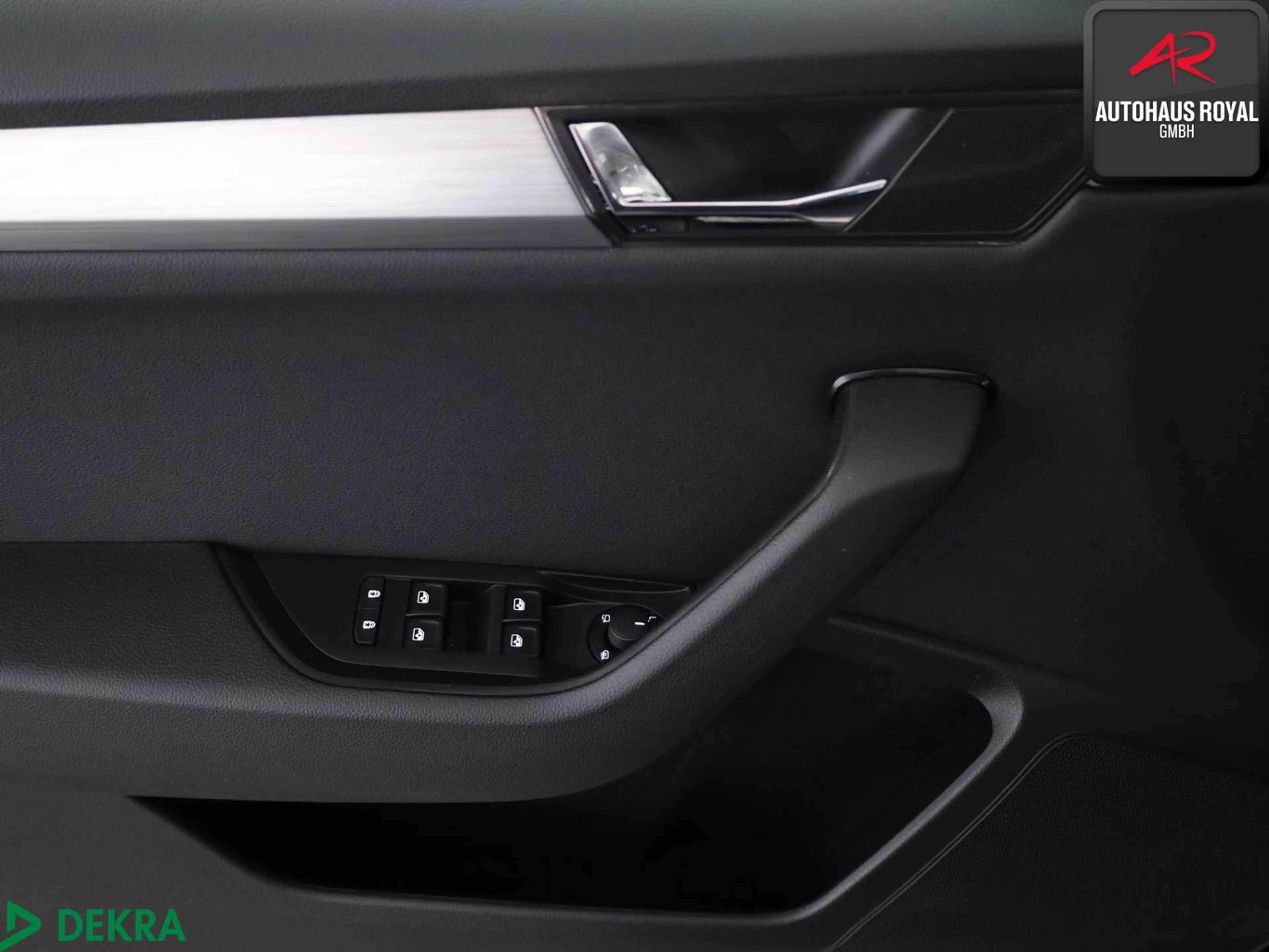 Skoda Superb Combi 2.0 TDI PANO,KEYLESS,ACC,KAMERA — photo 14