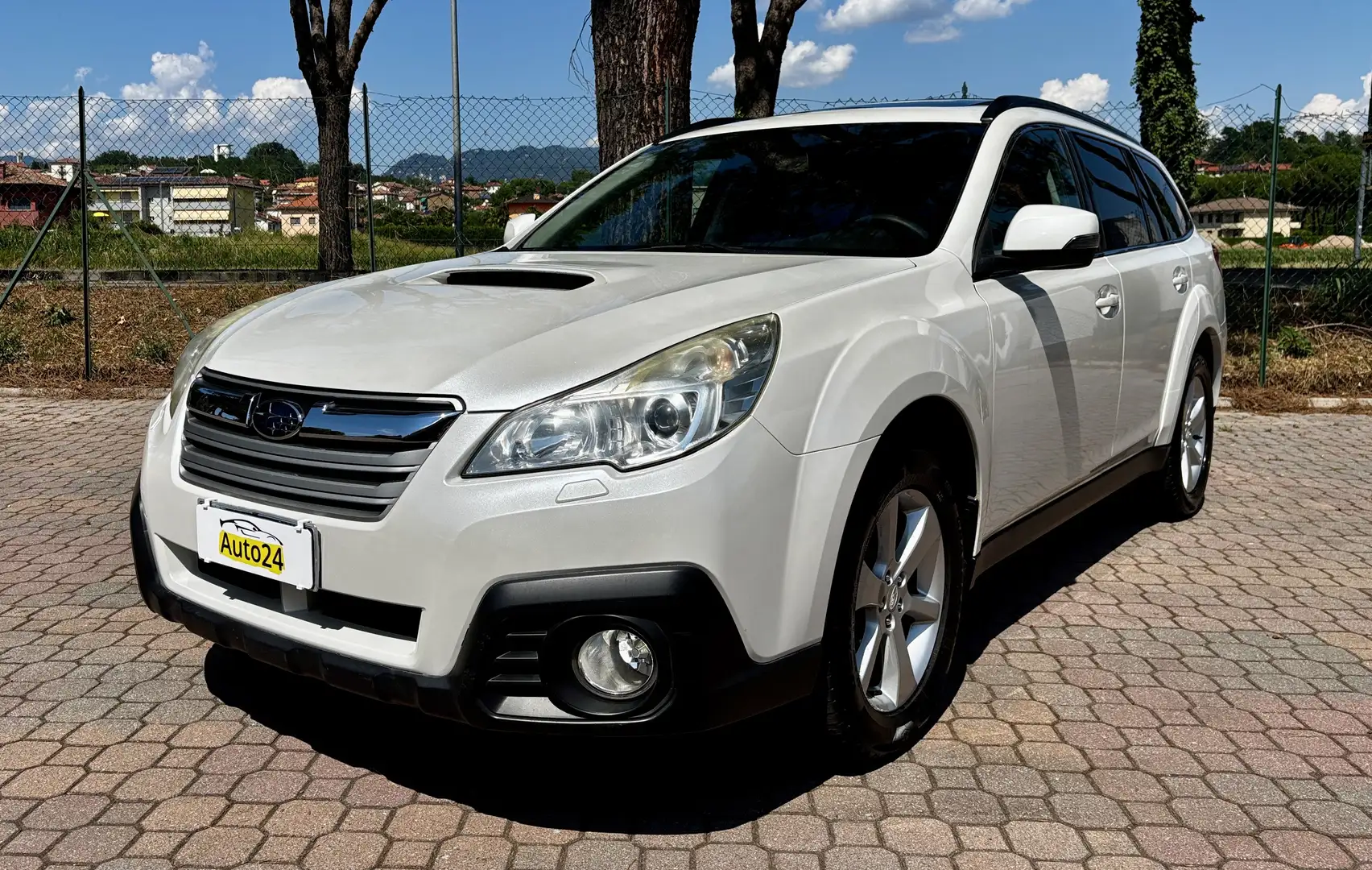 Subaru OUTBACK Legacy V 2009 SW SW 2.0d S Dynamic 6mt Bianco - 1