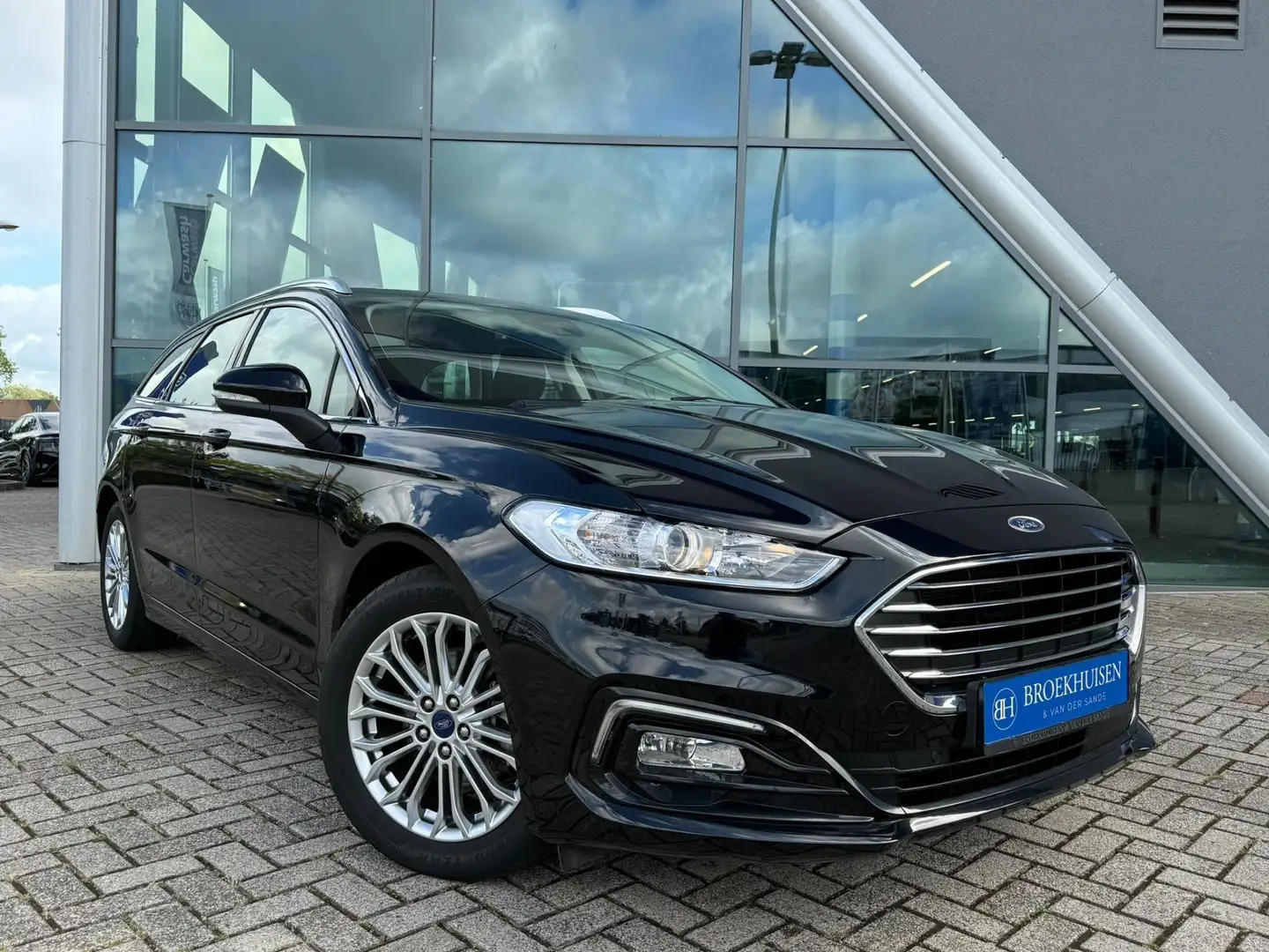 Ford Mondeo Wagon 2.0 IVCT HEV Titanium 191pk Automaat / Stoel Zwart - 2