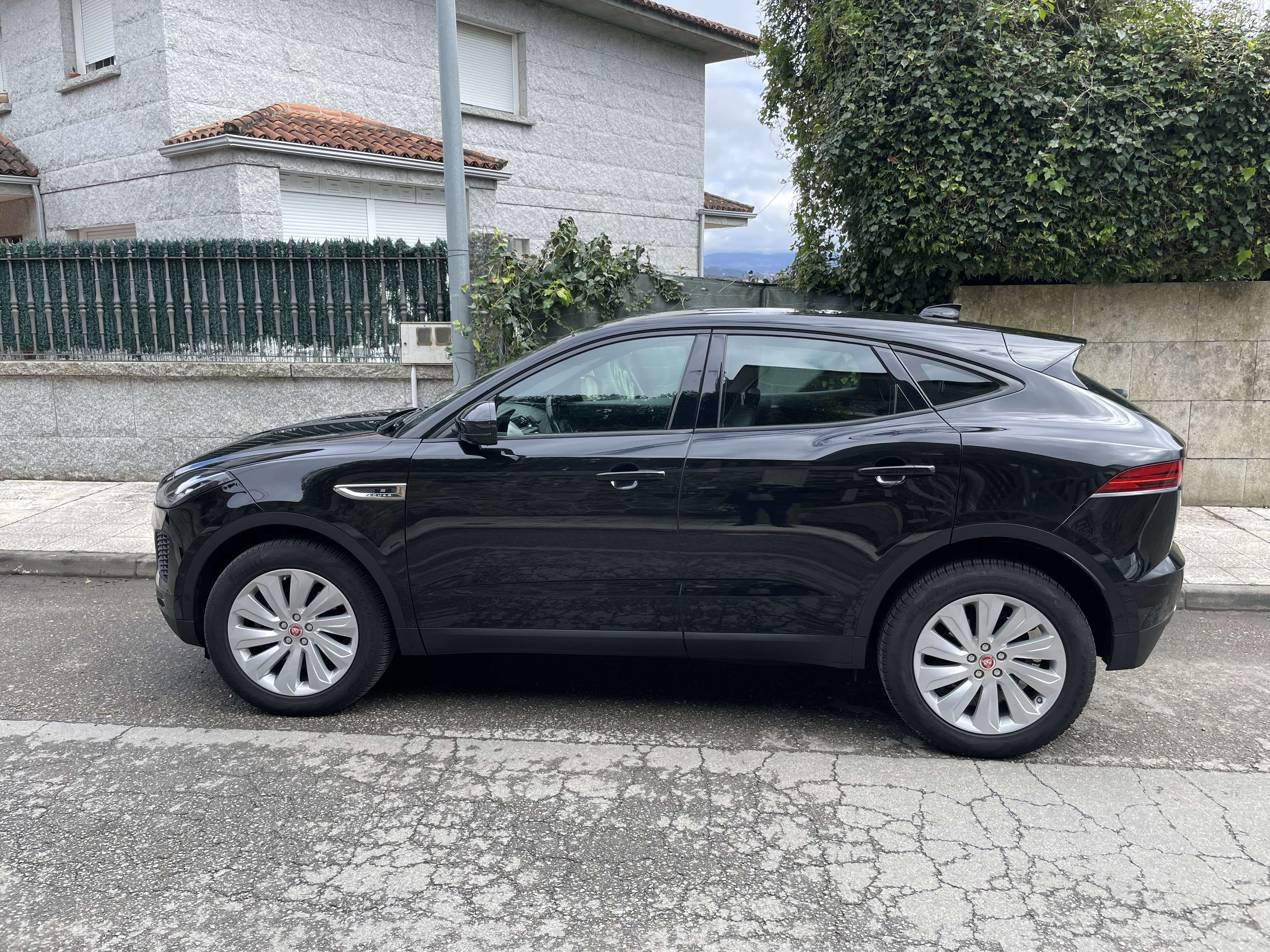 Jaguar E-Pace 2.0D I4 R-Dynamic S AWD Aut. 180 - foto 1