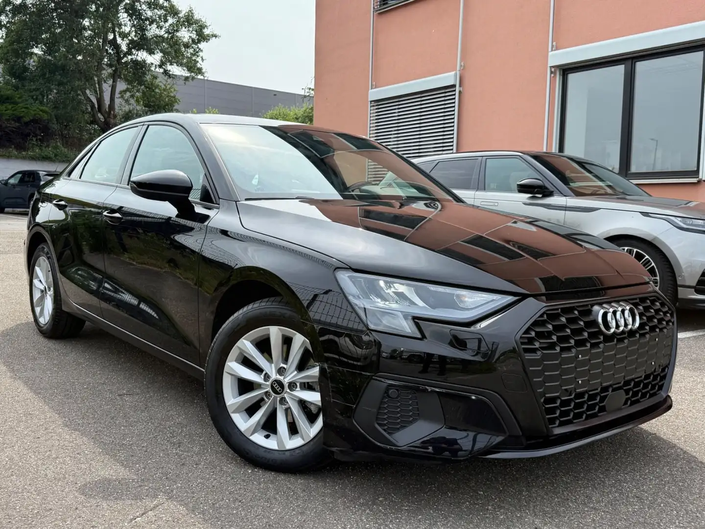 Audi A3 Limousine 30 TDI basis/ 1.Hand / NAVI / LED Schwarz - 1