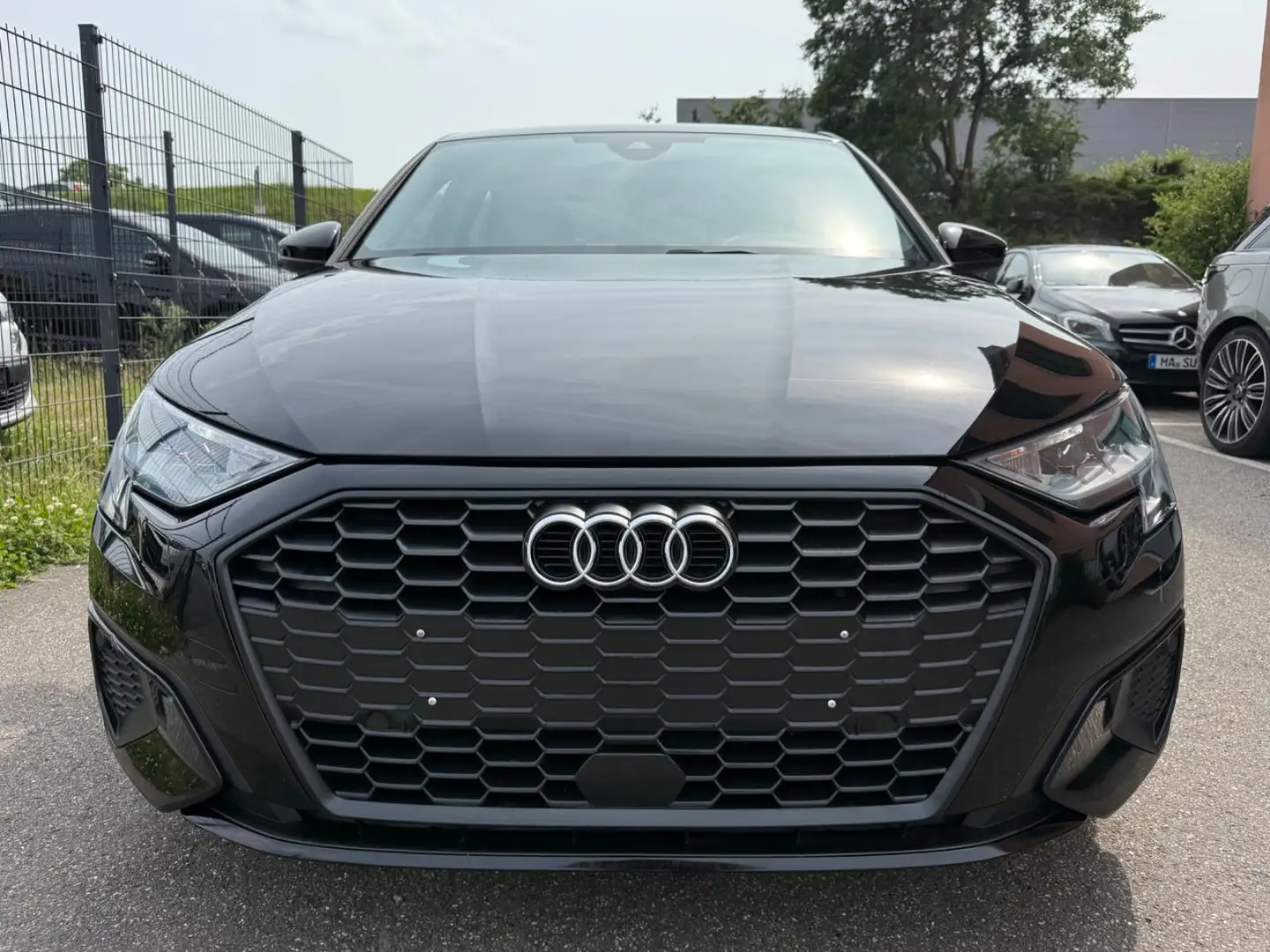 Audi A3 Limousine 30 TDI basis/ 1.Hand / NAVI / LED Schwarz - 2