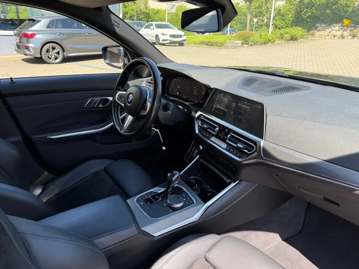 BMW 320 i M Sport Aut. HuD Kamera Stop&Go Navi+ Noir - 2