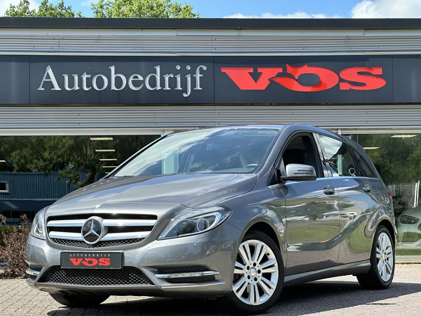 Mercedes-Benz B 200 Ambition | 156 pk | Trekhaak | Xenon | Navi Grau - 1