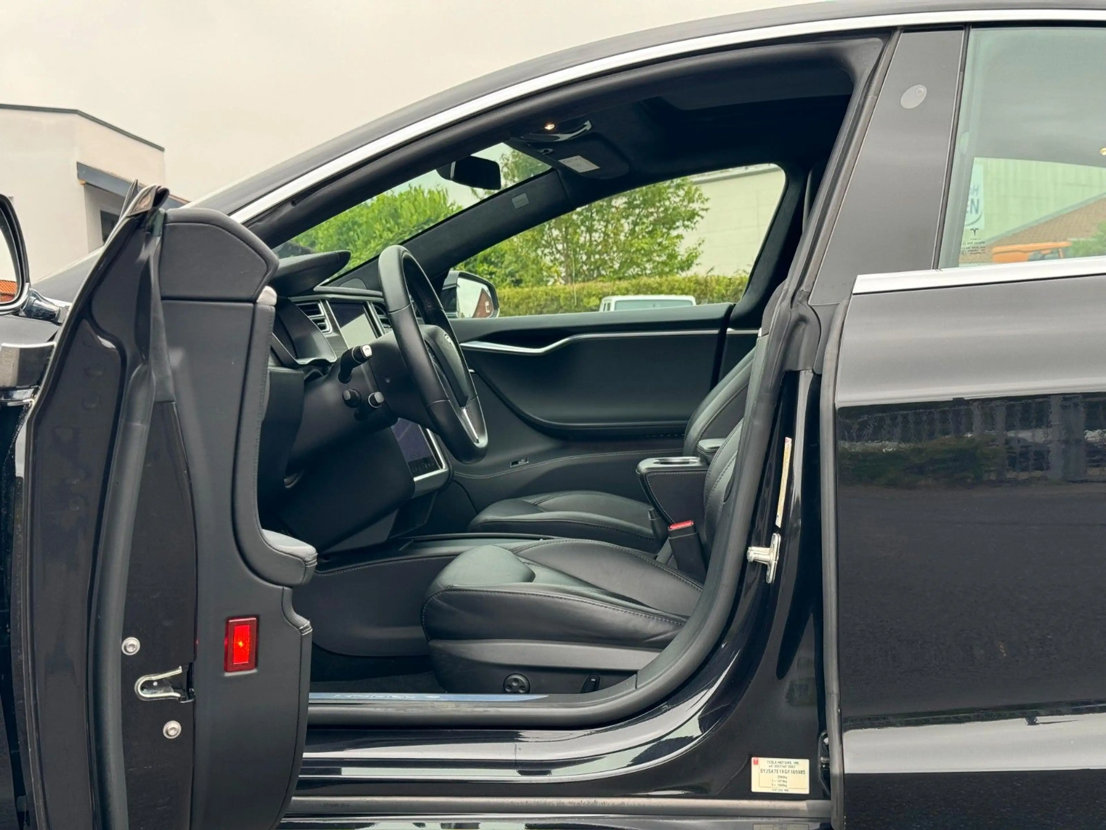 Tesla Model S 75D Dual Motor Panorama Premium — photo 8