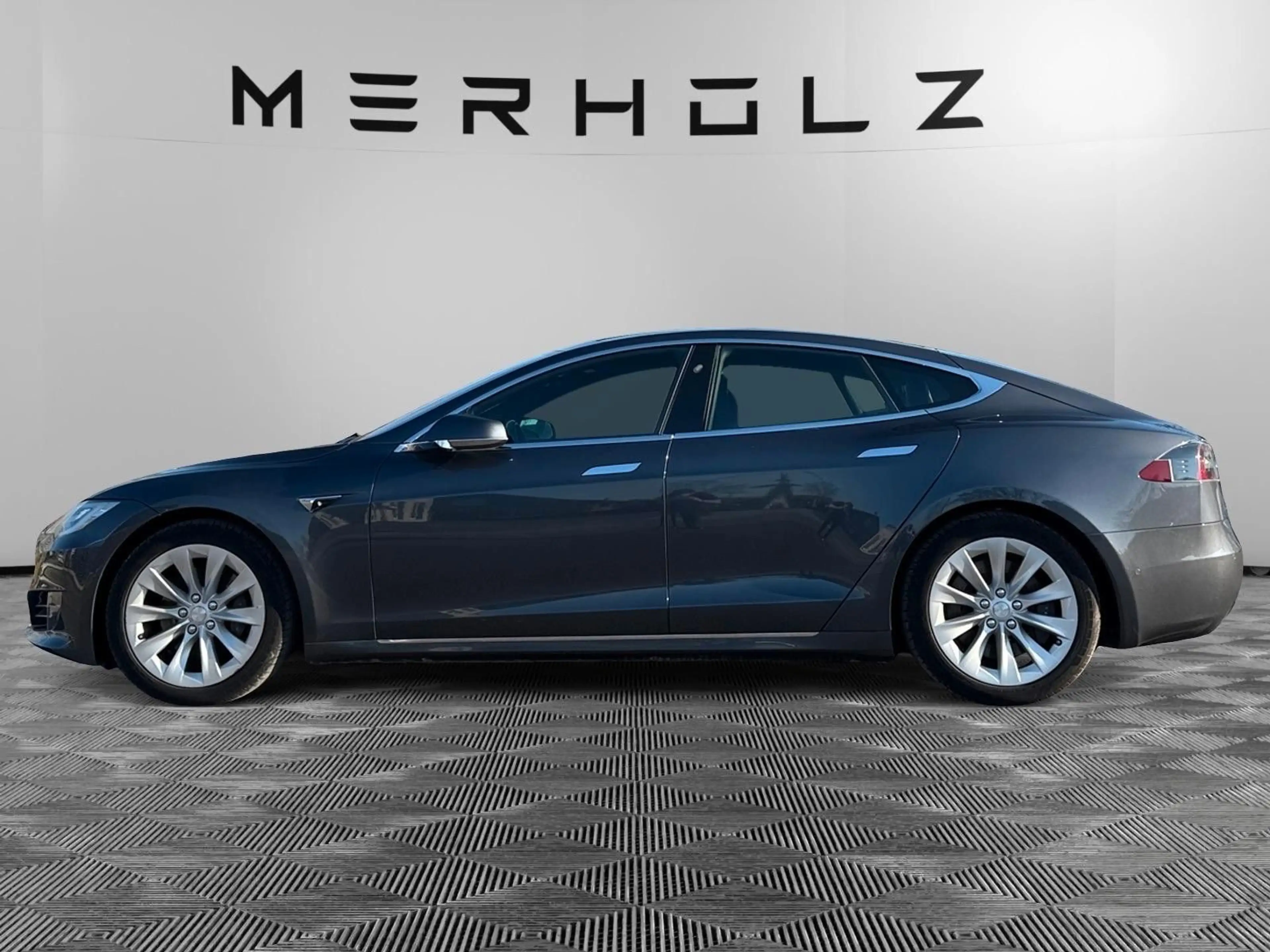 Tesla Model S 75D Dual Motor Panorama Premium — photo 5