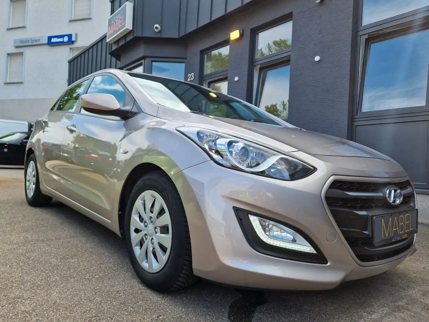 Hyundai i30 blue Classic +AUTOMATIK+KLIMAAUTO+1.HD+ Grigio - 1
