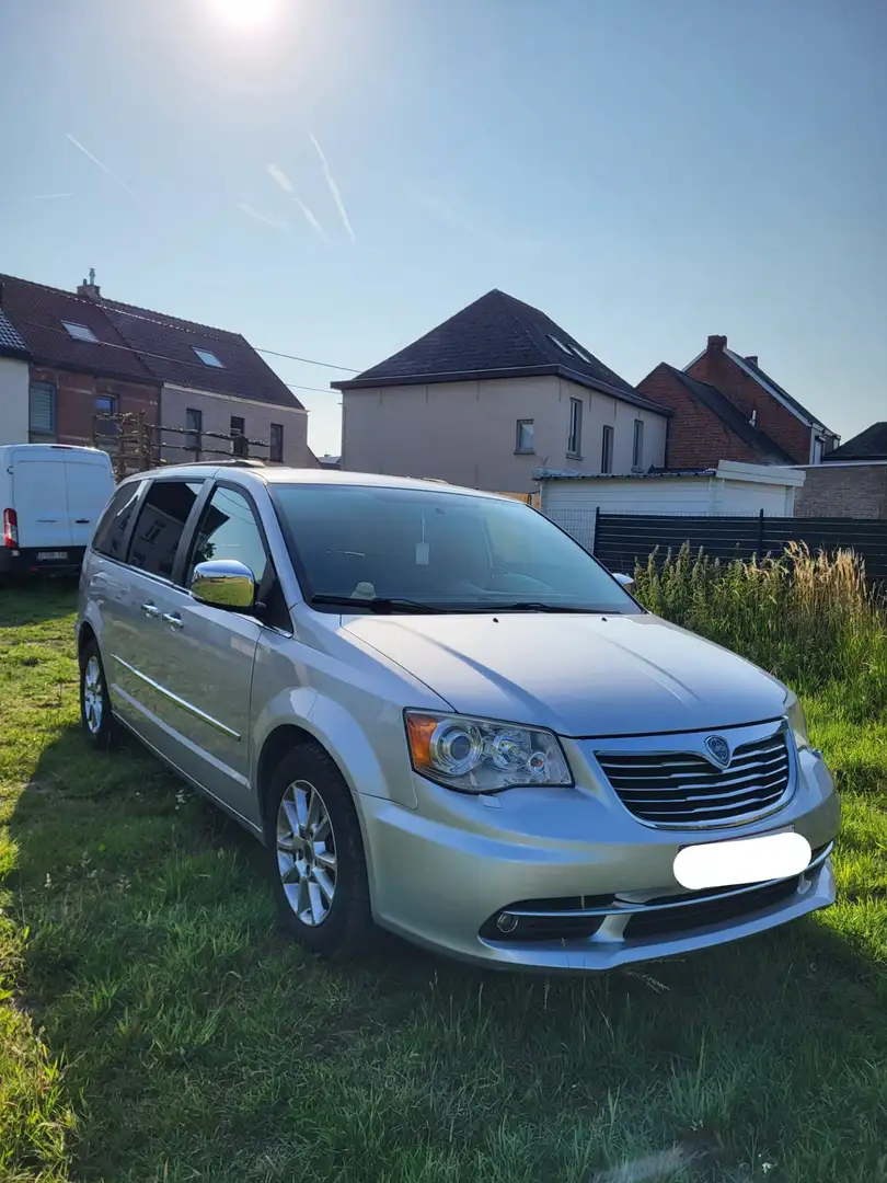 Lancia Voyager 2.8 CRDi - 1