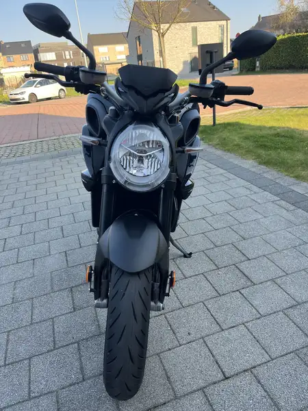 MV Agusta Brutale - foto 3