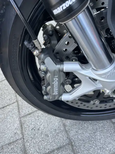 MV Agusta Brutale - foto 4