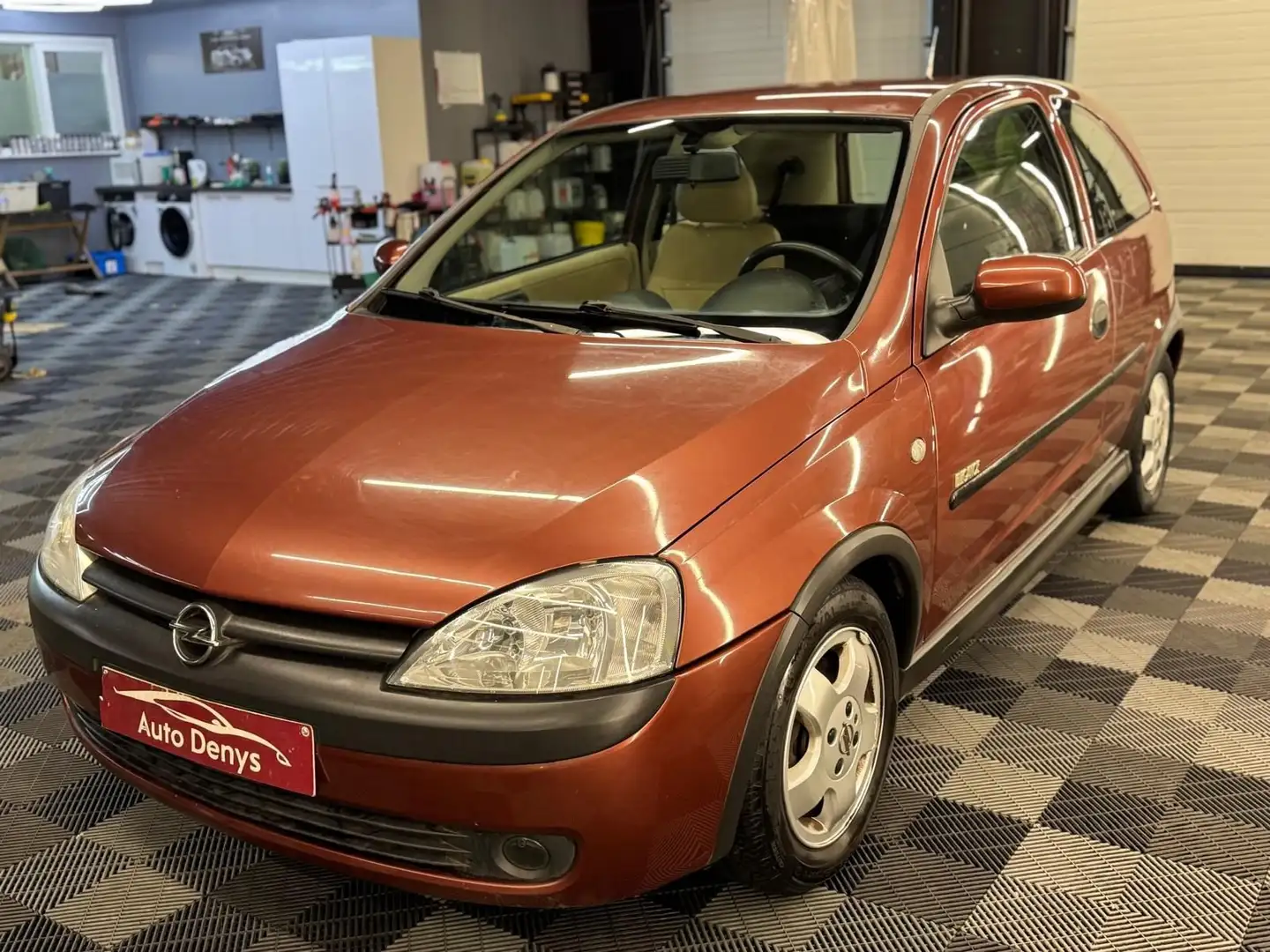 Opel Corsa 1.4I 143.700 Km Benzine Automaat Rood - 1