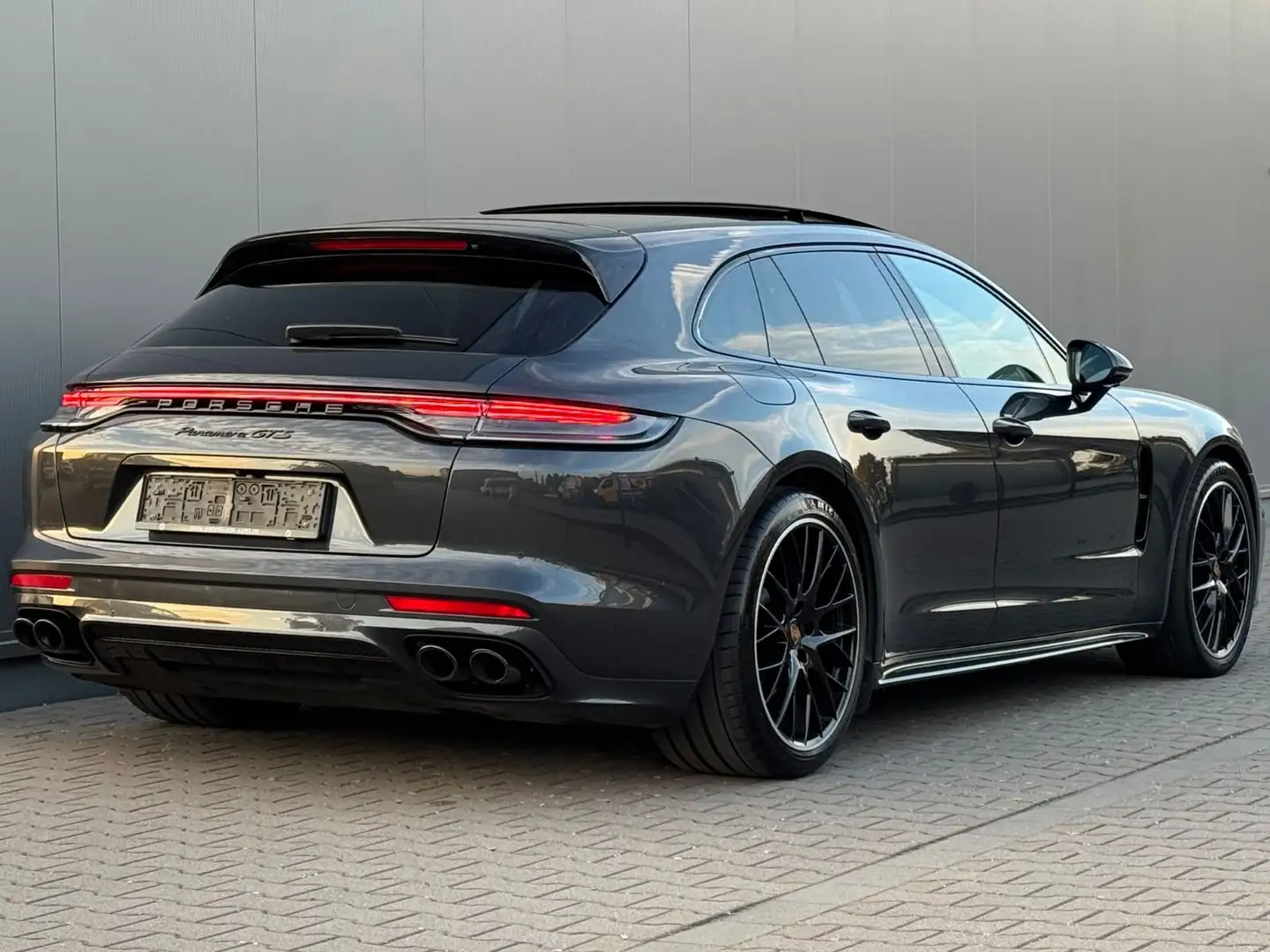 Porsche Panamera Sport Turismo GTS 1.HAND APPROVED Grau - 2