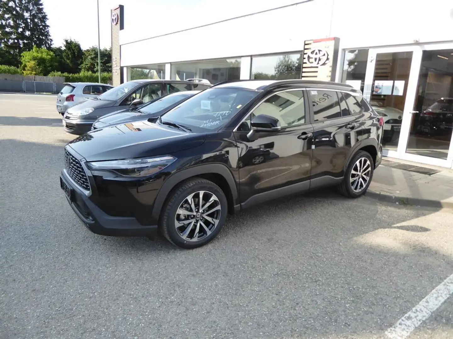 Toyota Corolla Cross 2,0 Hybrid Active Drive 2WD Czarny - 2
