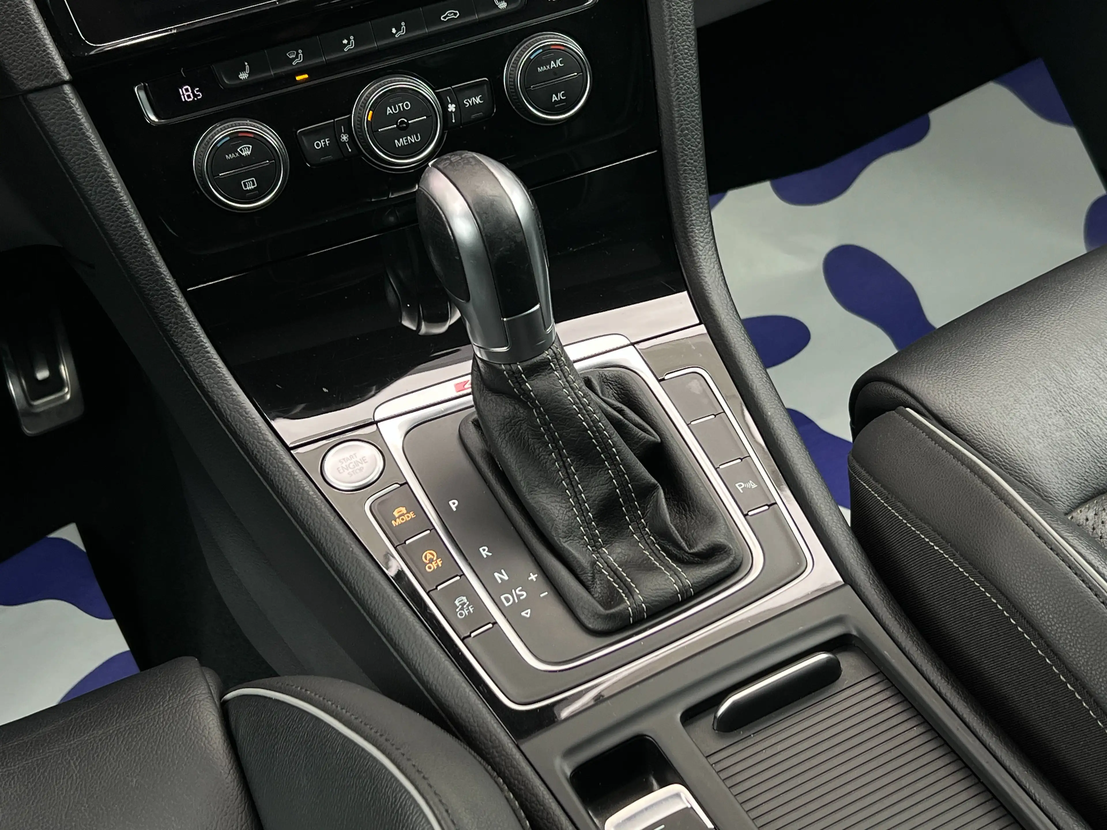 Volkswagen Golf R 2.0 TSI/4 MOTION/FULL OPTION/BOITE AUTO/GARANTIE — photo 9