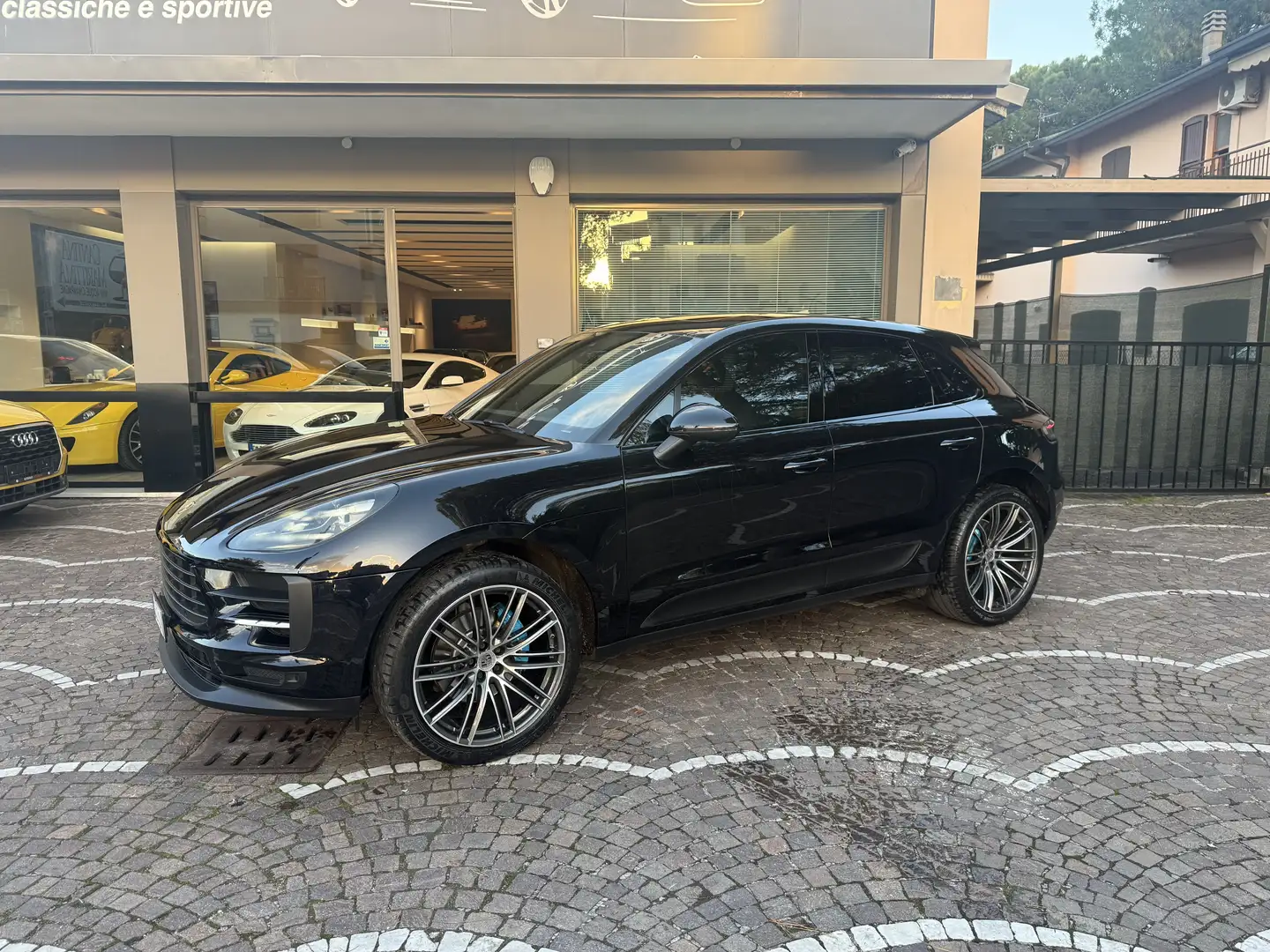 Porsche Macan Macan  2.0 245cv pdk - full optional - tetto Schwarz - 2
