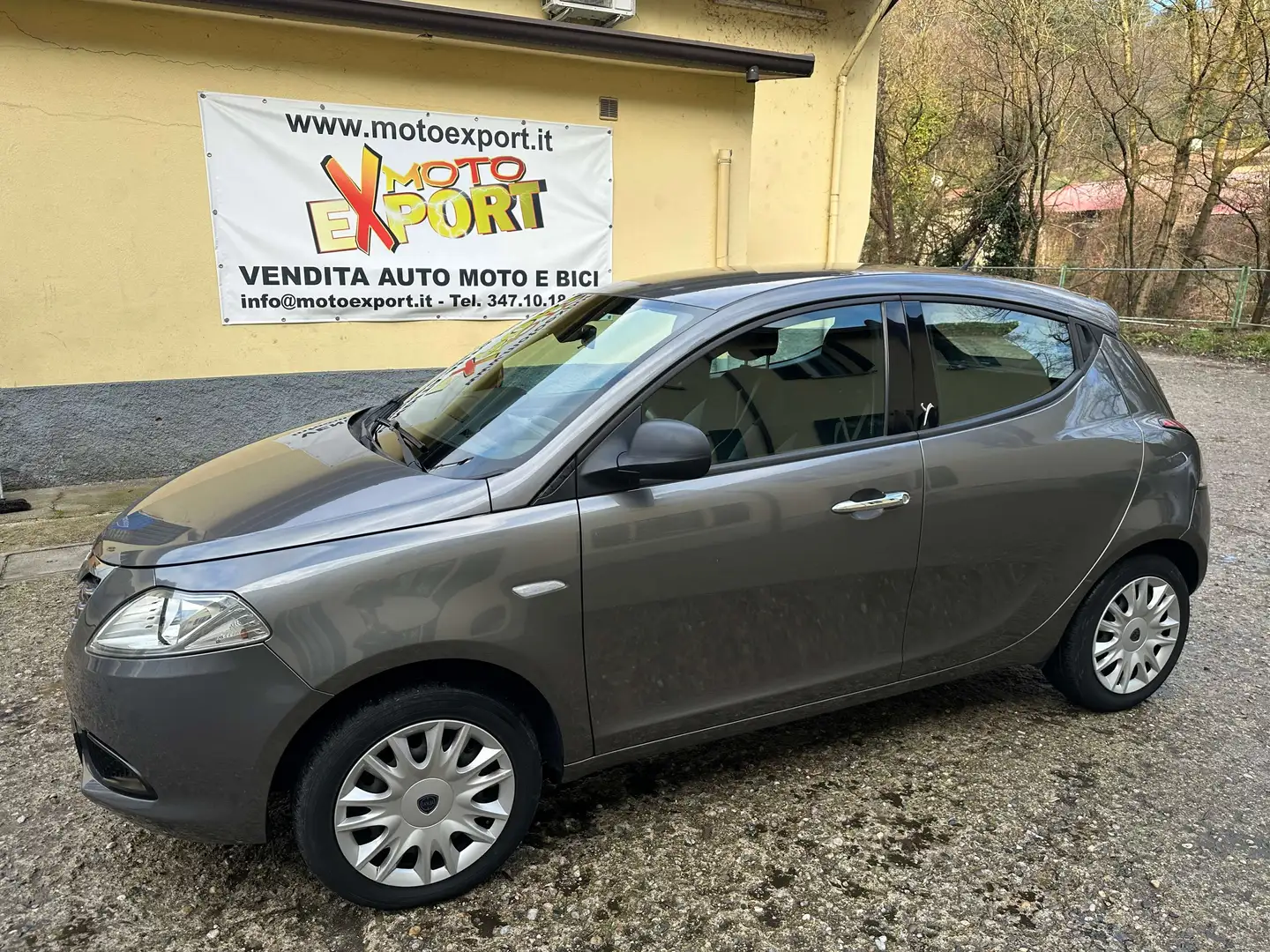 Lancia Ypsilon 1.3 mjt Platinum s Grau - 1