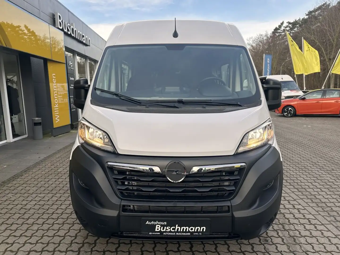 Opel Movano 2.2 BlueHDi L2H2 DOKA 7 Sitze Weiß - 2