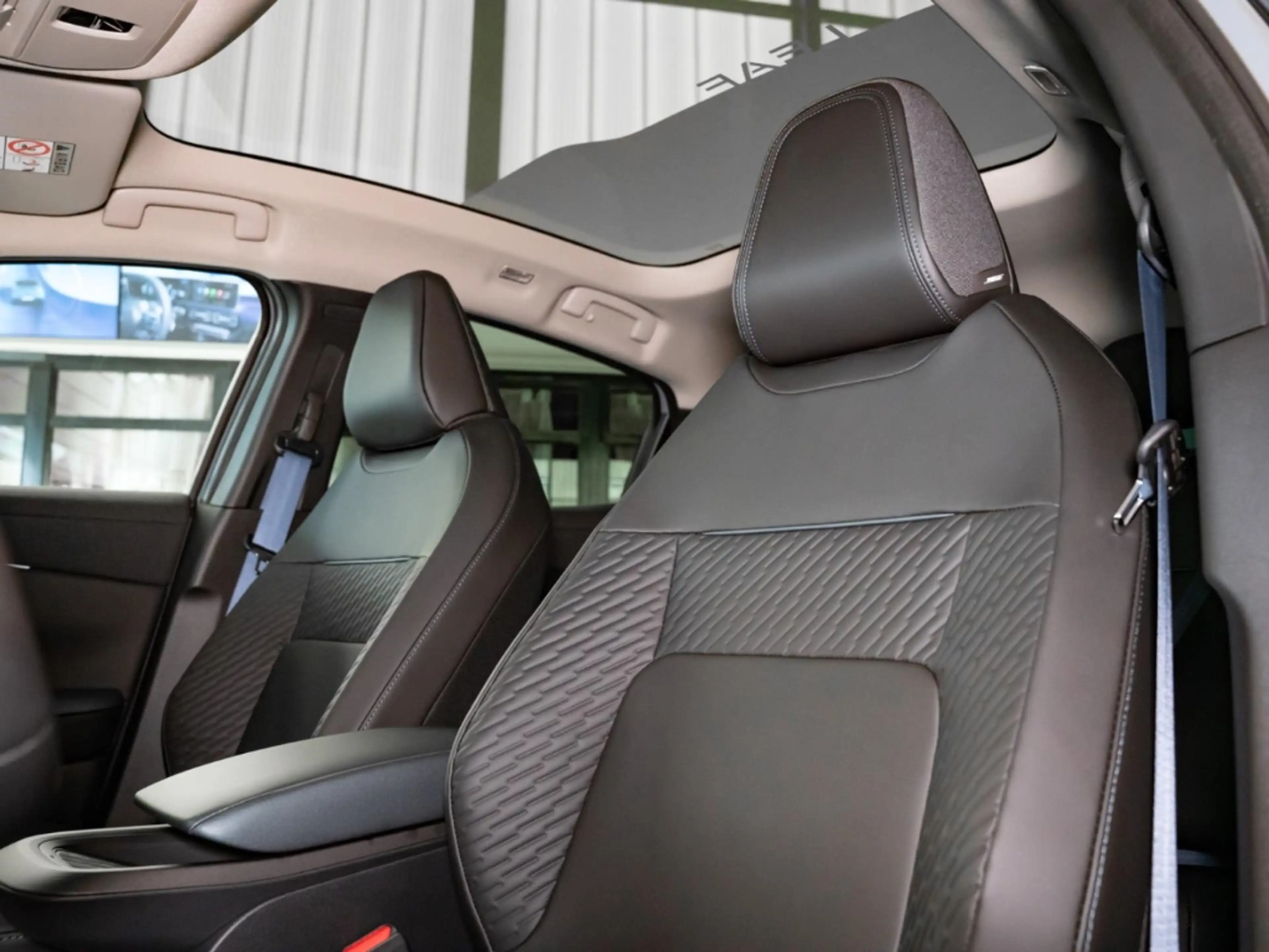 Nissan Leaf Evolve V2L Navi Sitzheizung Around-View Wärmepumpe — photo 11