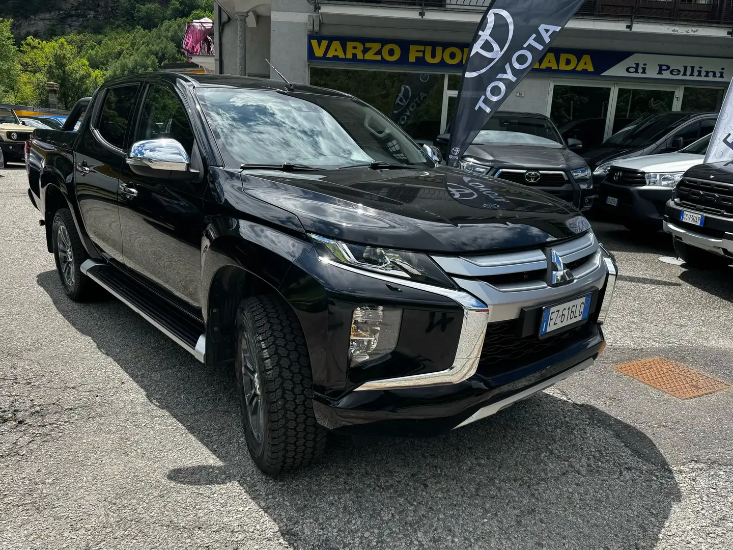 Mitsubishi L200 L200 Double Cab Intense 4wd 150cv Negro - 1