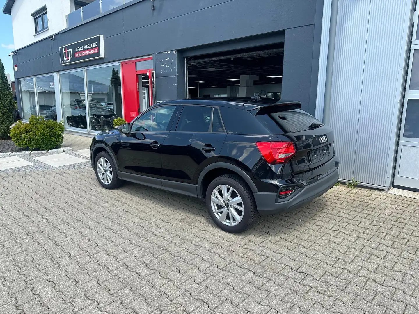 Audi Q2 35 TFSI LED R.Kamera El.Heckklappe Keyless Schwarz - 2