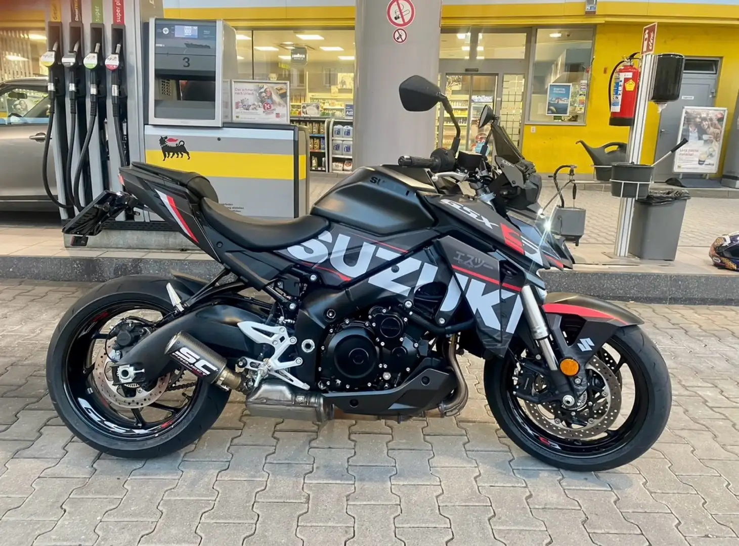 Suzuki GSX-S 950 - 1