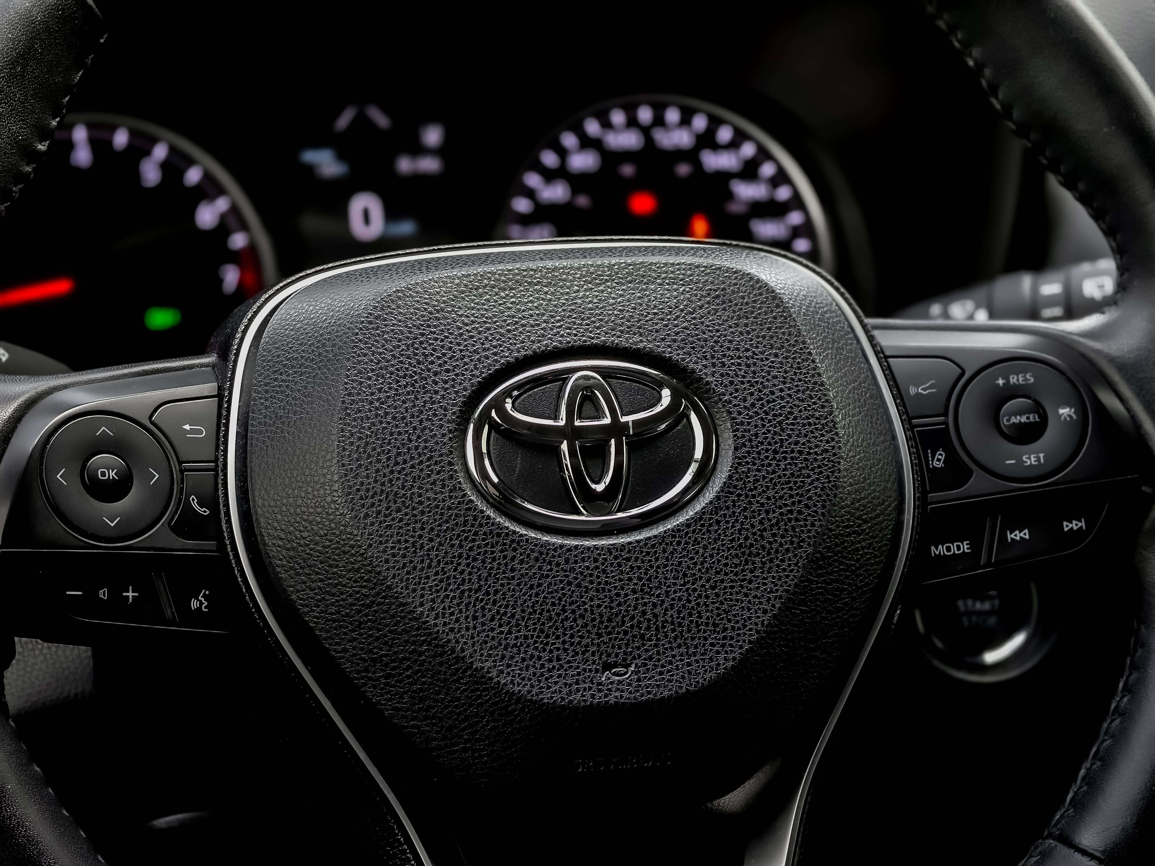 used 2020 Toyota RAV4 car, priced at $29,995