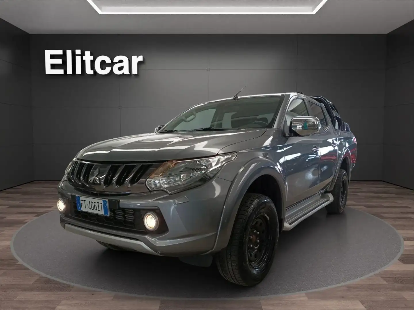 Mitsubishi L200 2.4 DI-D/154CV Double Cab Intense Navi MGN Grijs - 1