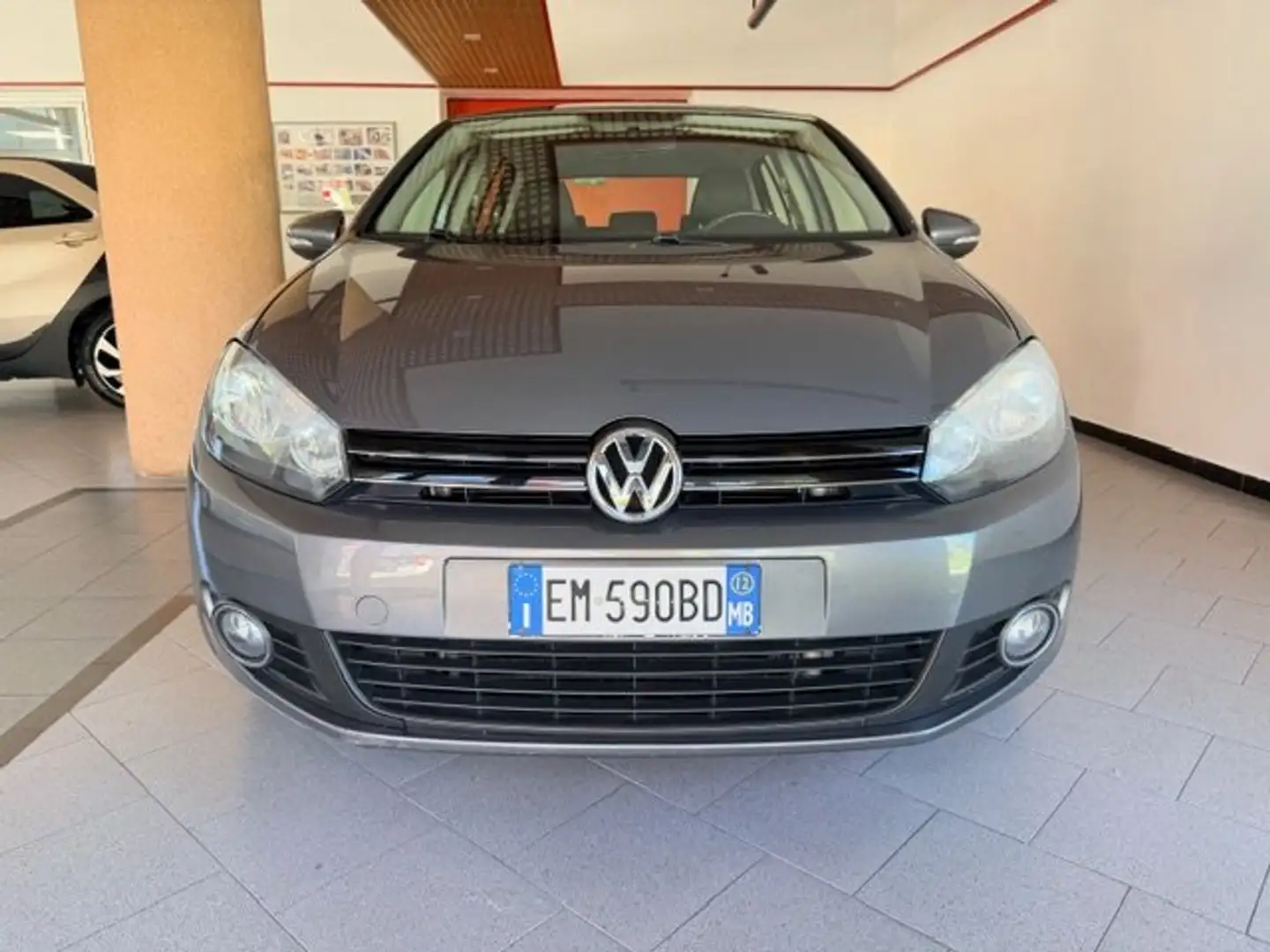 Volkswagen Golf 5p 1.6 tdi Gris - 2