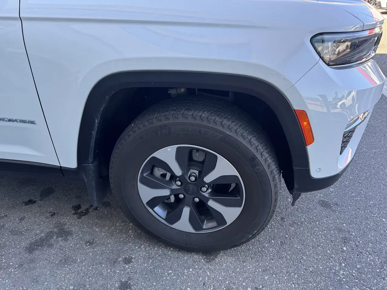 Jeep Grand Cherokee снимка Jeep Grand Cherokee